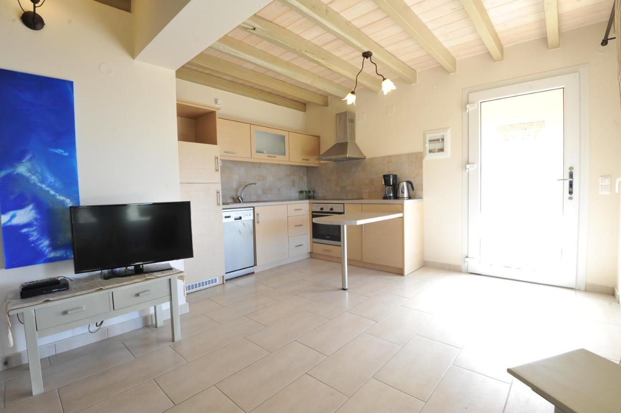 Villa Theodora View Apartments Zeys Agios Georgios Pagon Exterior photo